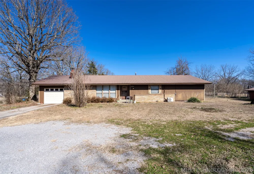 11886 412 Highway Kansas, OK 74347