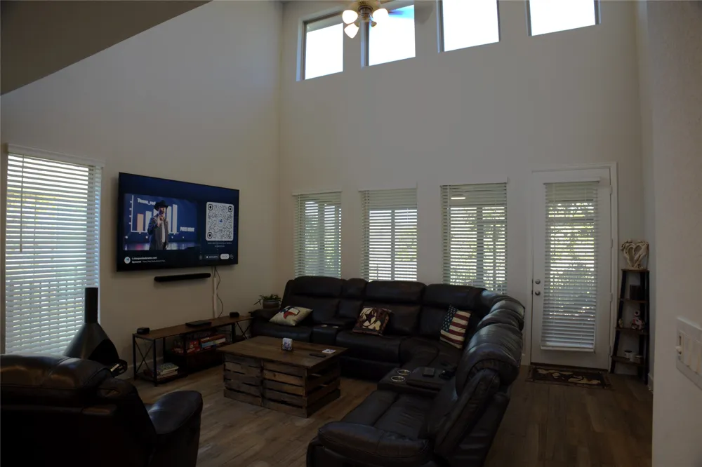 284 Kimble Creek Loop Kyle, TX 78640