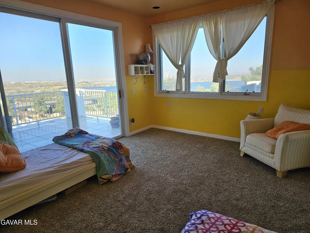 143 W Avenue S 14 Palmdale, CA 93551