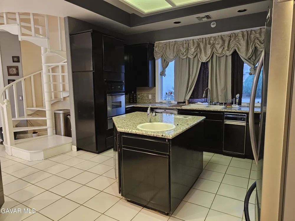 143 W Avenue S 14 Palmdale, CA 93551