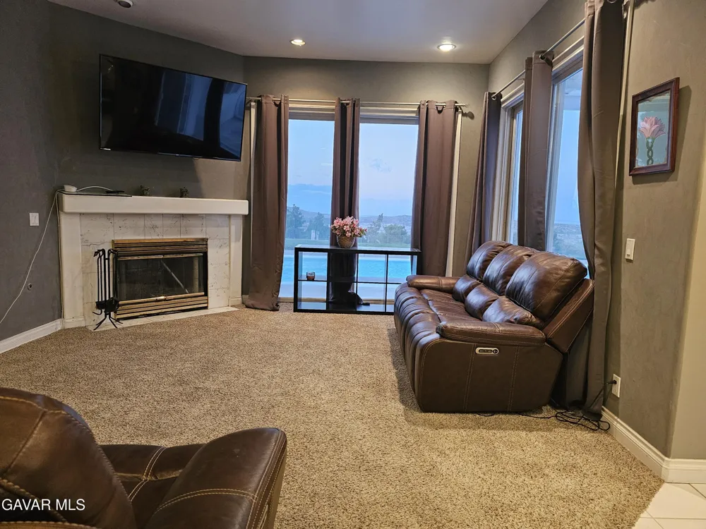 143 W Avenue S 14 Palmdale, CA 93551