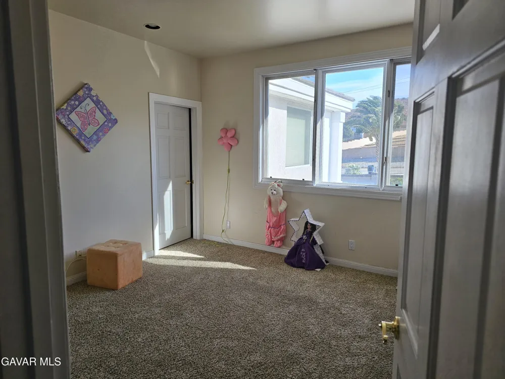 143 W Avenue S 14 Palmdale, CA 93551