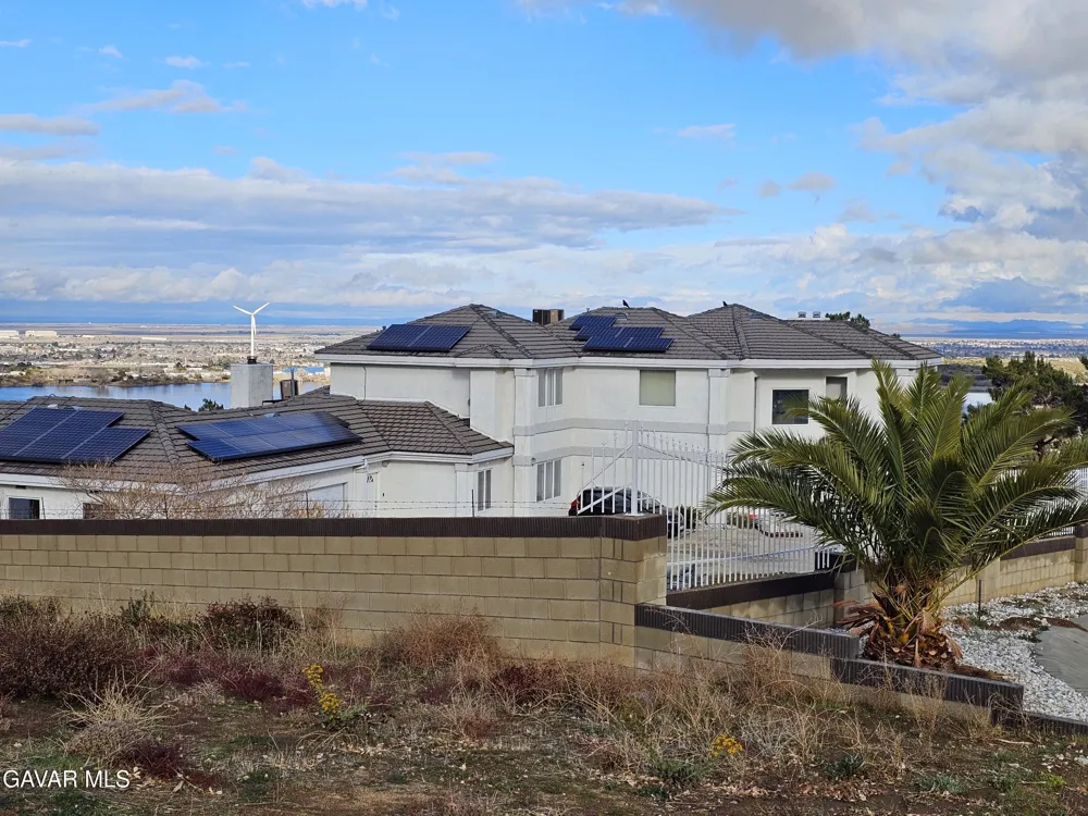 143 W Avenue S 14 Palmdale, CA 93551
