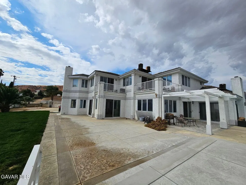143 W Avenue S 14 Palmdale, CA 93551