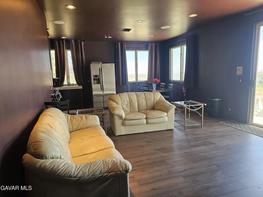 143 W Avenue S 14 Palmdale, CA 93551