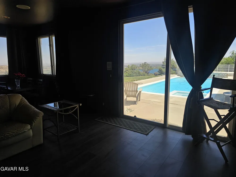 143 W Avenue S 14 Palmdale, CA 93551