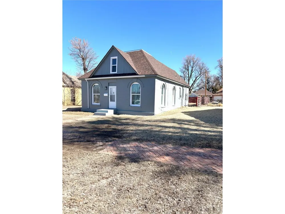 805 Raton Avenue La Junta, CO 81050