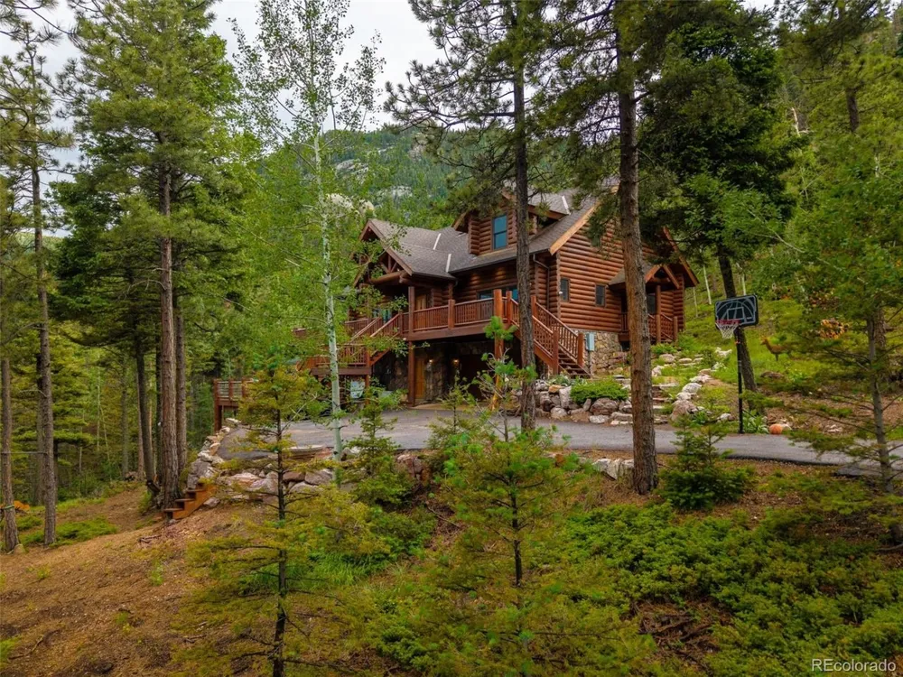 6060 Big Horn Road Manitou Springs, CO 80829