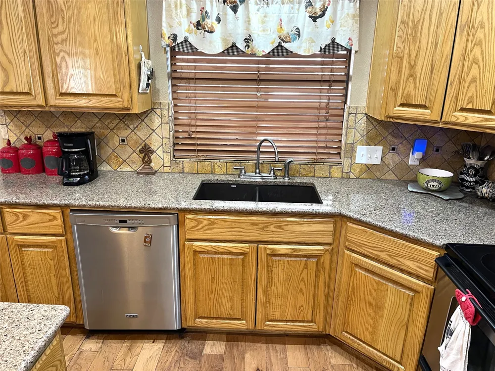 203 Jane Street Groesbeck, TX 76642