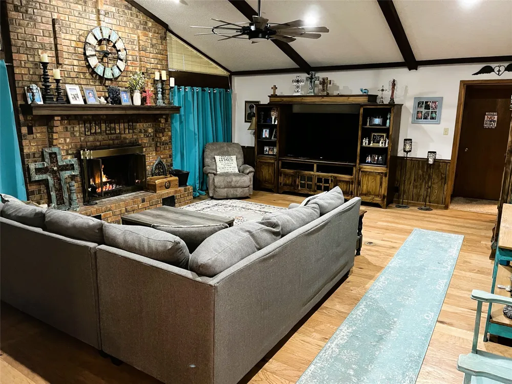 203 Jane Street Groesbeck, TX 76642