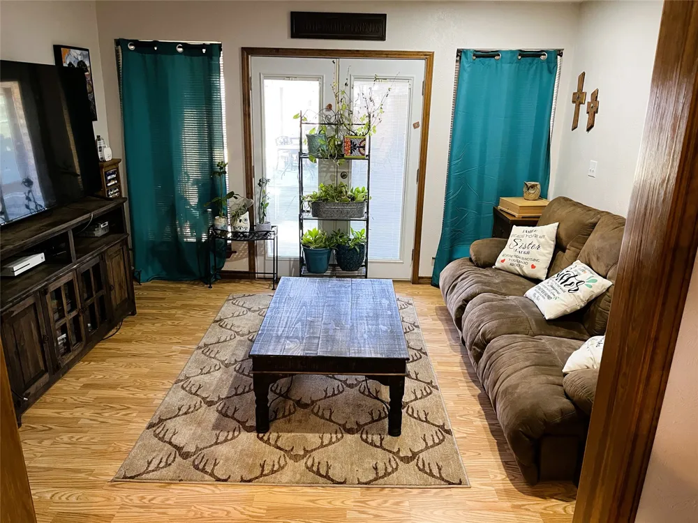 203 Jane Street Groesbeck, TX 76642