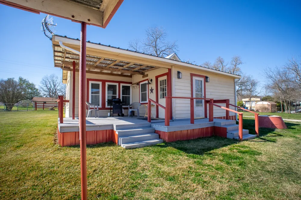 108 S Avenue C Wortham, TX 76693