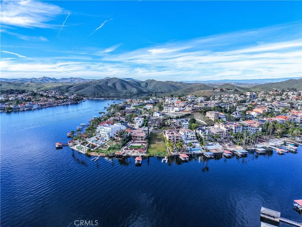 22226 san joaquin drive west Drive W Canyon Lake, CA 92587
