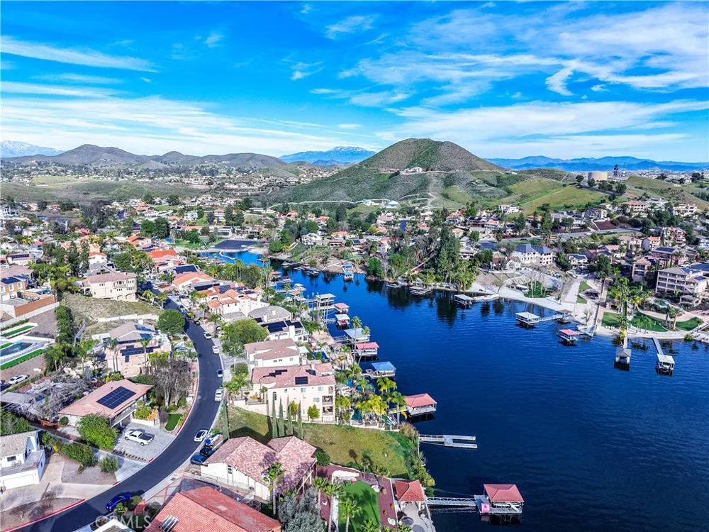 22226 san joaquin drive west Drive W Canyon Lake, CA 92587