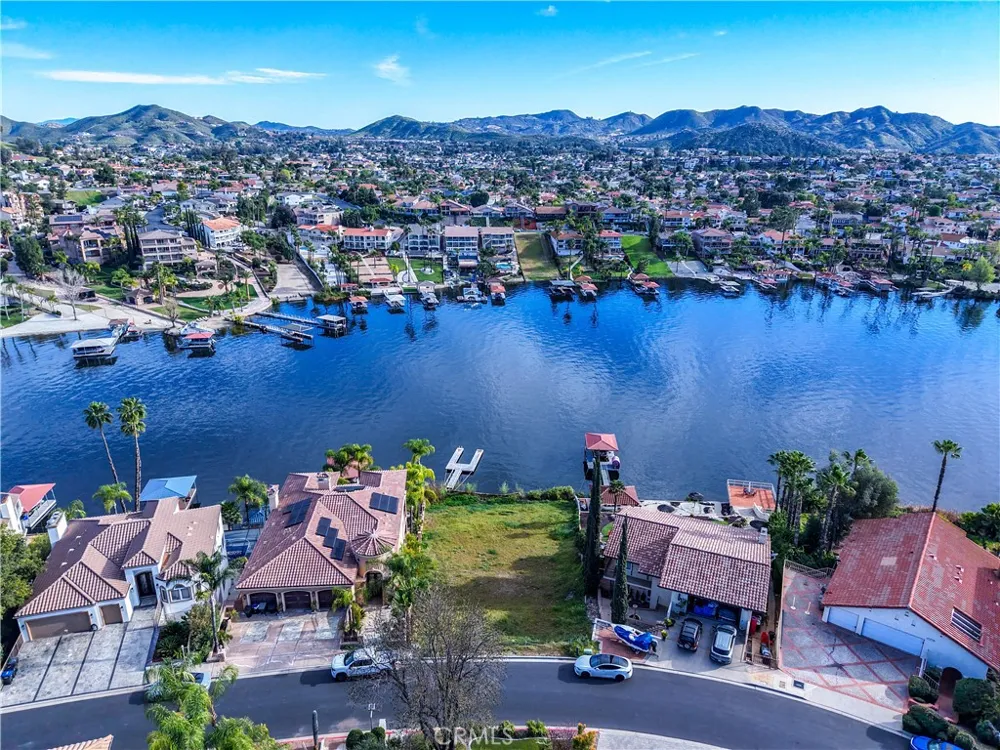 22226 san joaquin drive west Drive W Canyon Lake, CA 92587