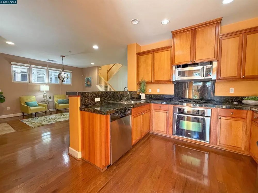 3198 S Front St Hercules, CA 94547