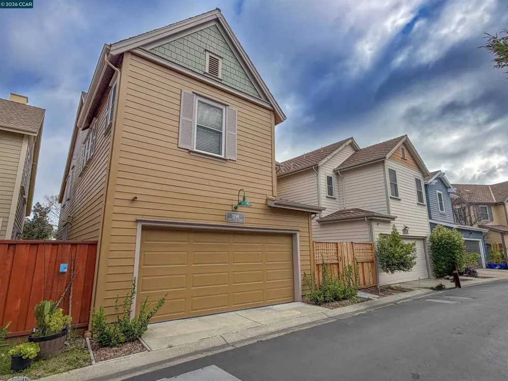 3198 S Front St Hercules, CA 94547