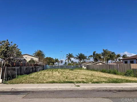 1432 Buena Street