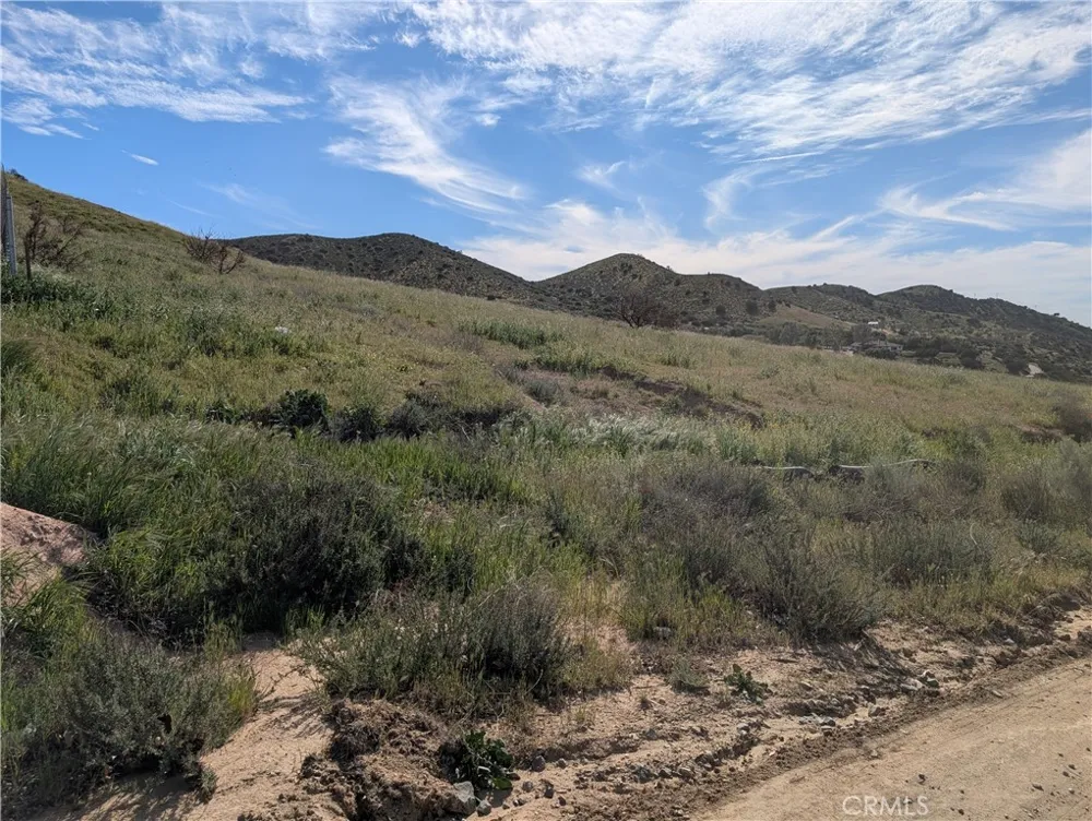 8401 Sierra Highway Agua Dulce, CA 91390