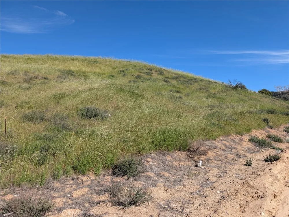 8401 Sierra Highway Agua Dulce, CA 91390