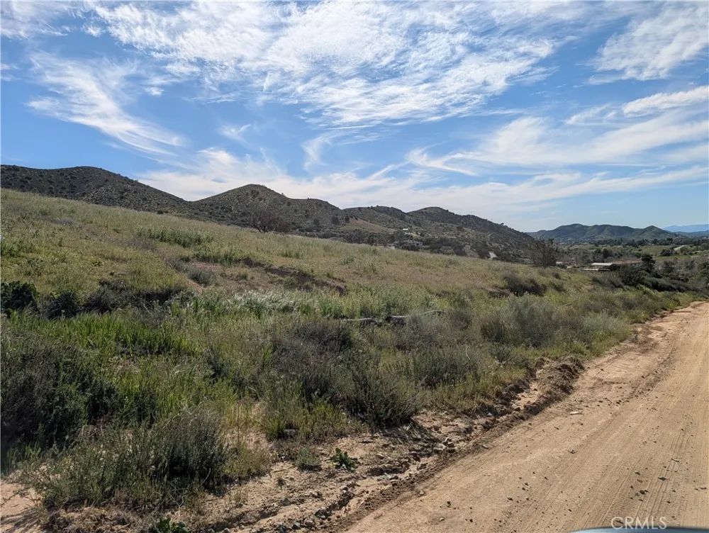 8401 Sierra Highway Agua Dulce, CA 91390