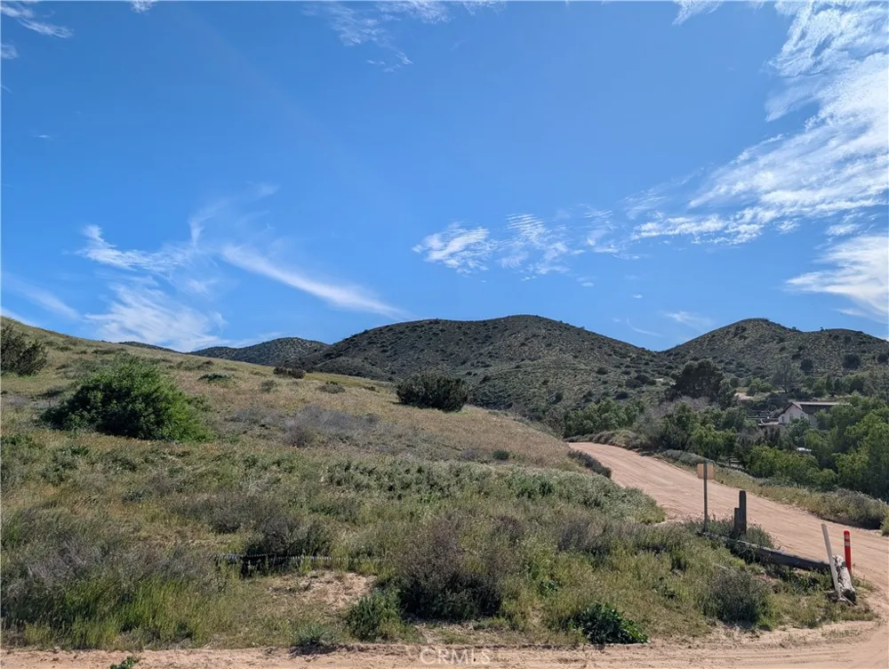 8401 Sierra Highway Agua Dulce, CA 91390