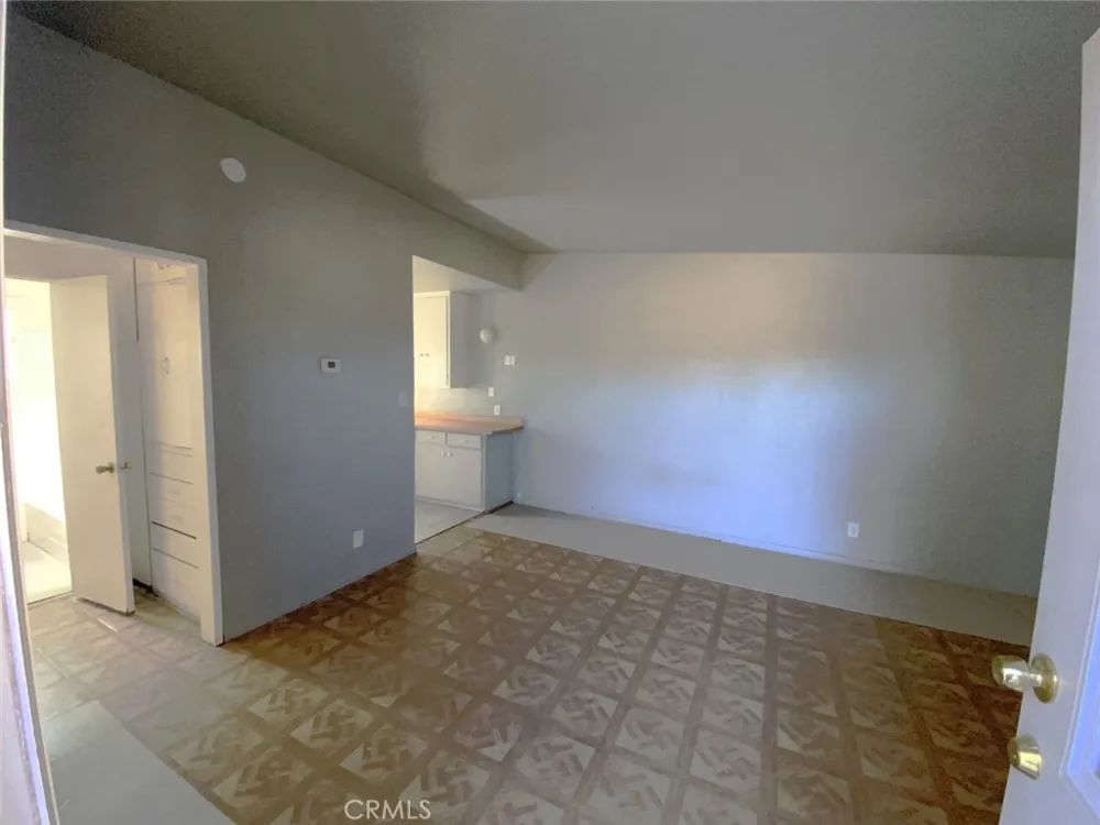 13193 Navajo #3 Apple Valley, CA 92308