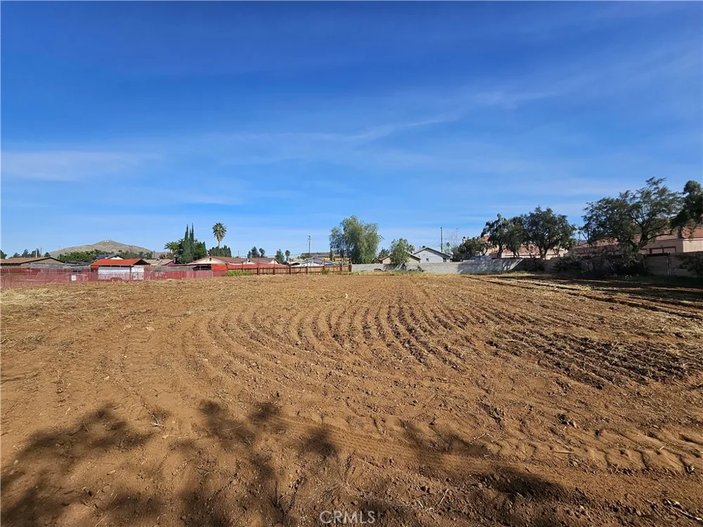 24208 Dracaea Moreno Valley, CA 92553