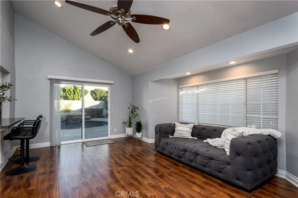 1126 Naples Placentia, CA 92870