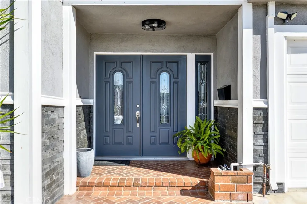 1126 Naples Placentia, CA 92870