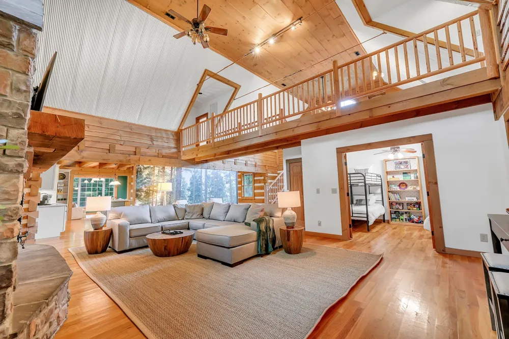 8265 Guthrie Rd Cross Plains, TN 37049