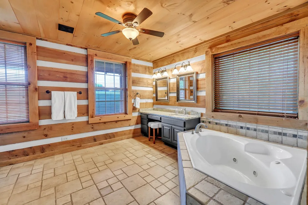 8265 Guthrie Rd Cross Plains, TN 37049