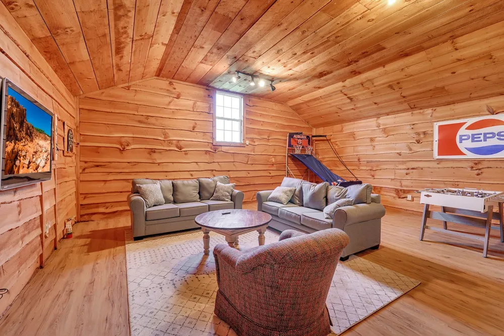 8265 Guthrie Rd Cross Plains, TN 37049