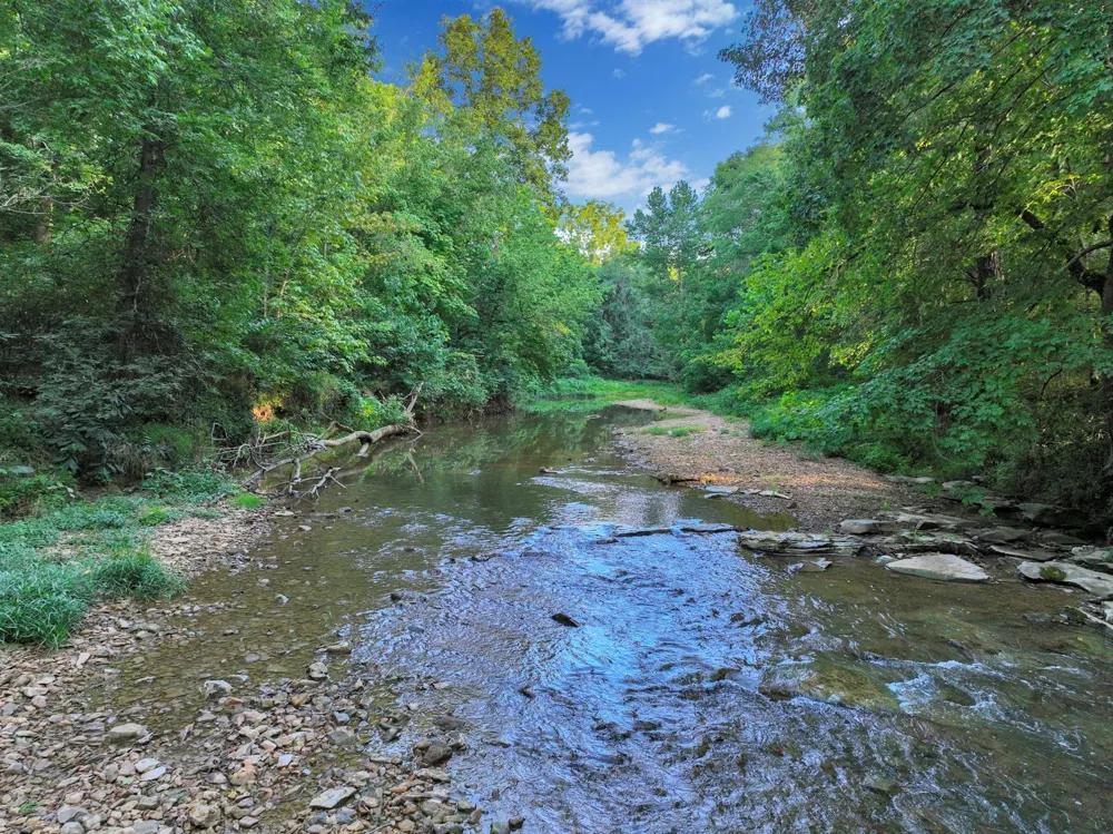 8265 Guthrie Rd Cross Plains, TN 37049