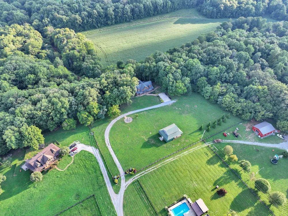 8265 Guthrie Rd Cross Plains, TN 37049
