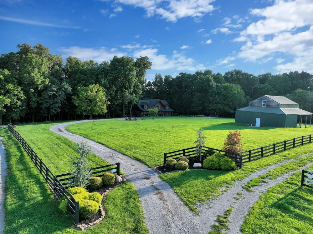 8265 Guthrie Rd Cross Plains, TN 37049