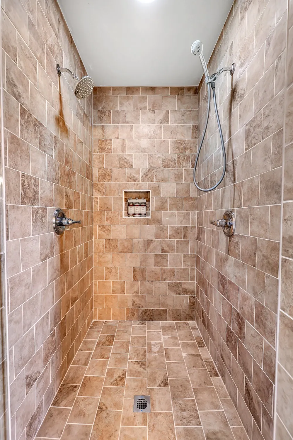 8265 Guthrie Rd Cross Plains, TN 37049