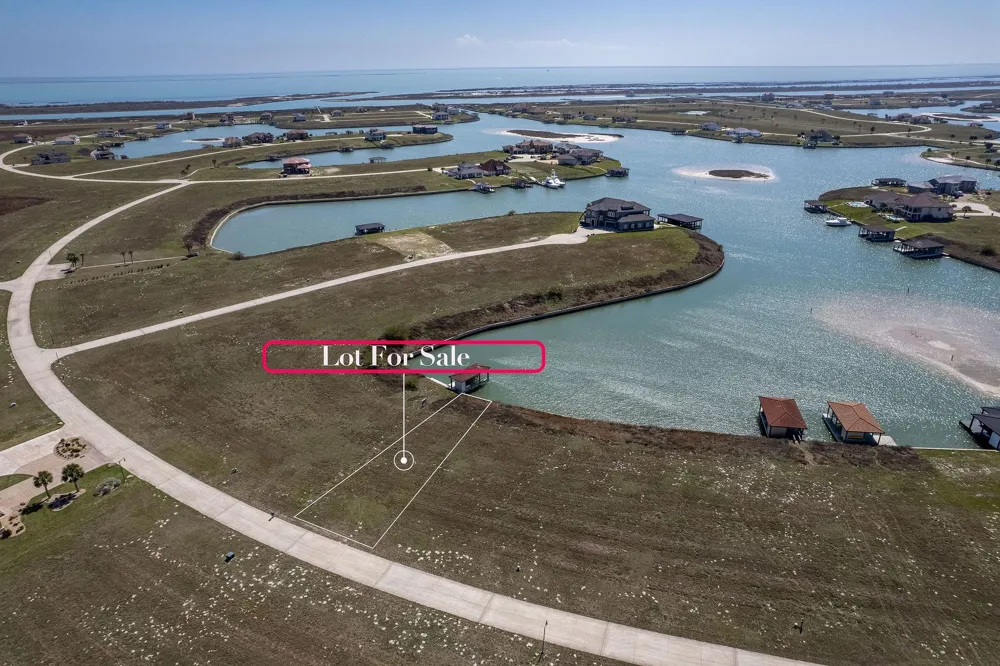 296 E Lago Loop Road Port O Connor, TX 77982