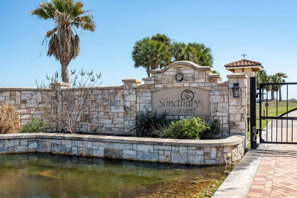 296 E Lago Loop Road Port O Connor, TX 77982