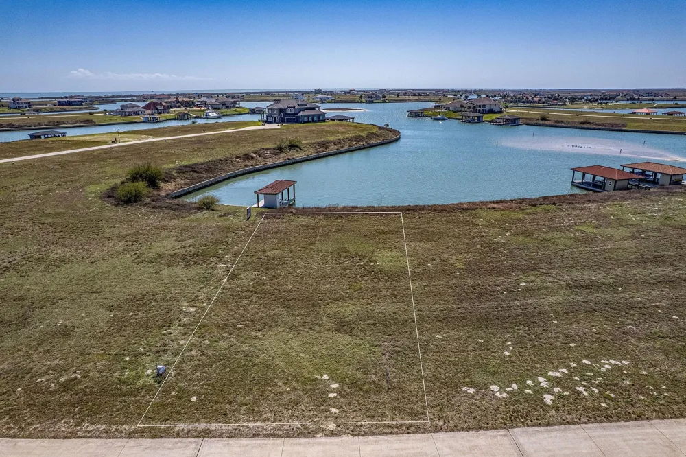 296 E Lago Loop Road Port O Connor, TX 77982
