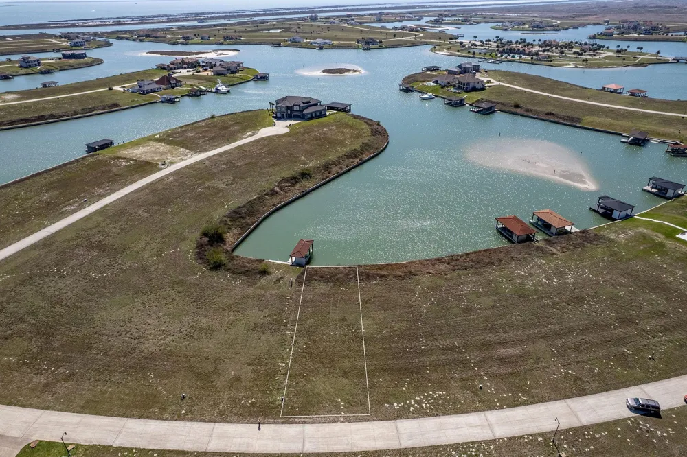 296 E Lago Loop Road Port O Connor, TX 77982