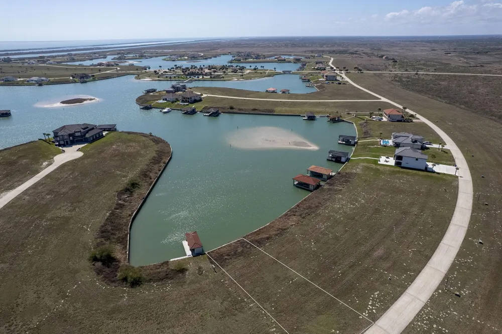 296 E Lago Loop Road Port O Connor, TX 77982