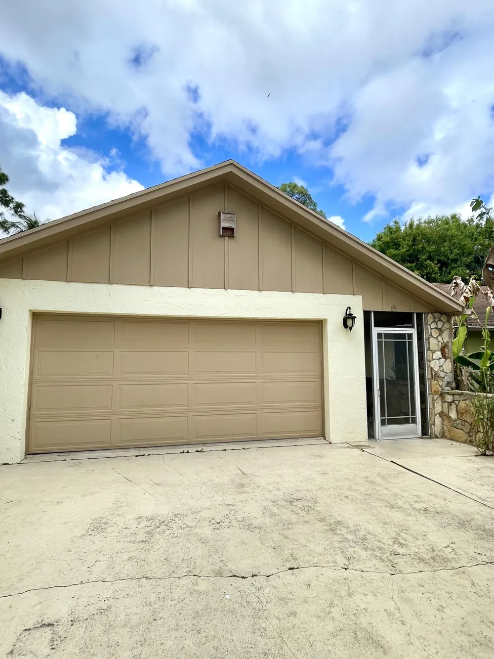 6685 Lakeside Road
