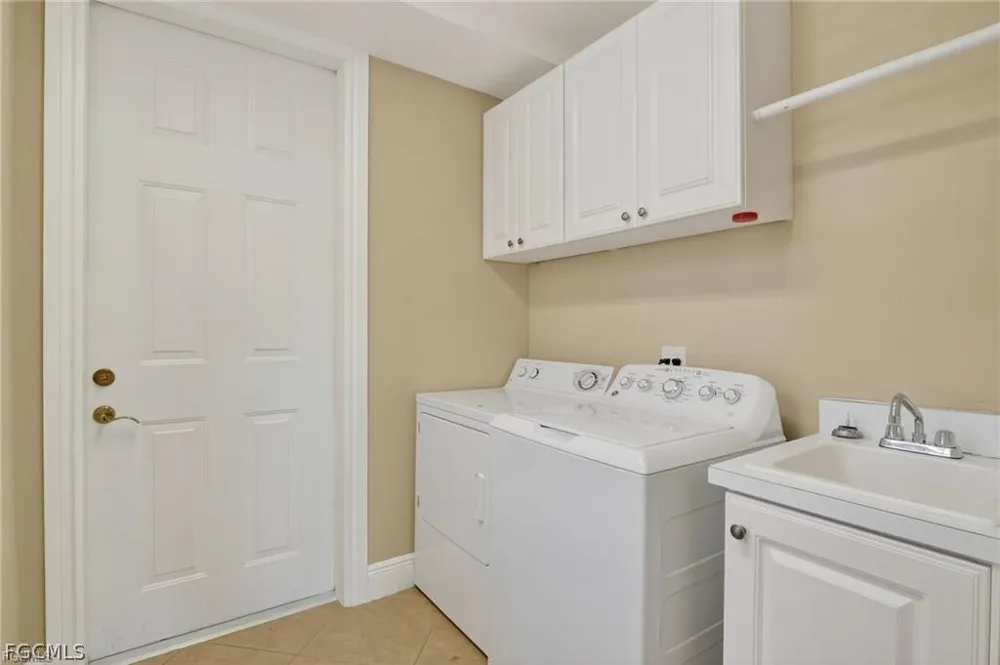 Montreux Lane #Bldg 4-102 Naples, FL 34114