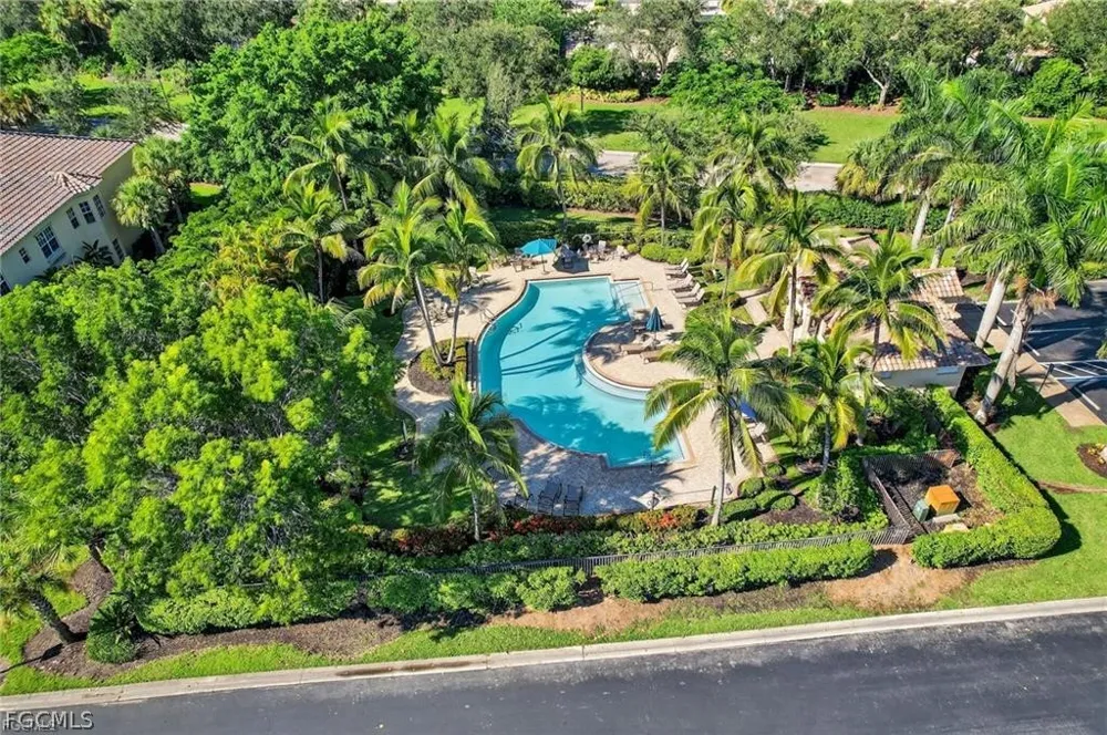 Montreux Lane #Bldg 4-102 Naples, FL 34114