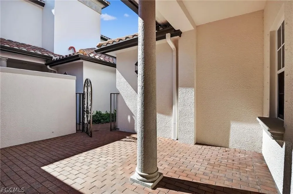 Montreux Lane #Bldg 4-102 Naples, FL 34114
