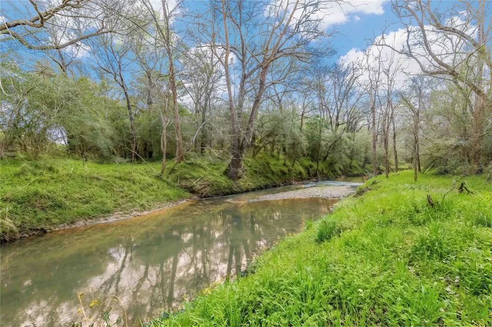 126 Highway 61 Devers, TX 77538