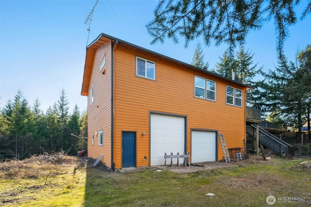 23611 W Ludvick Lake Drive Seabeck, WA 98380