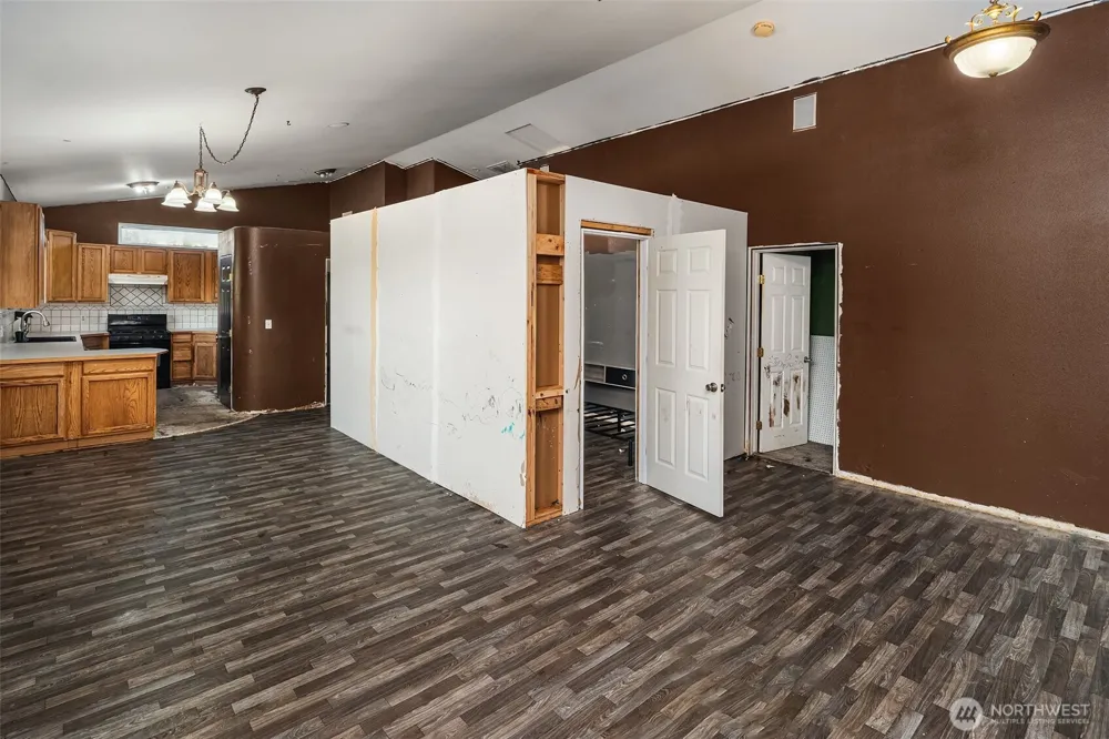 23611 W Ludvick Lake Drive Seabeck, WA 98380