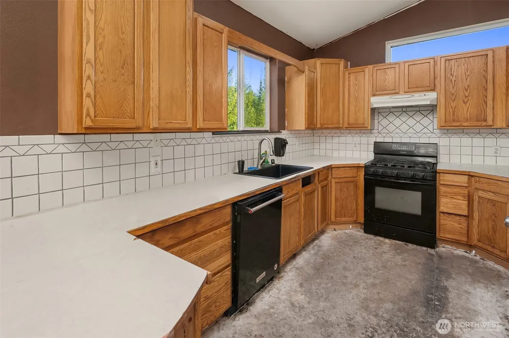 23611 W Ludvick Lake Drive Seabeck, WA 98380
